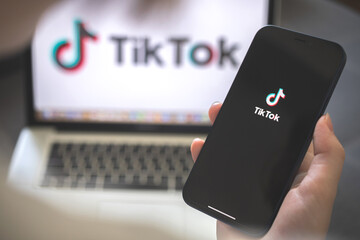 【TikTokの年齢層】徹底解説!若者から大人まで